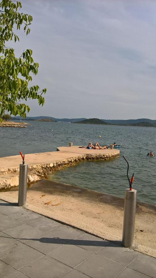 Holiday Home Lucija سفيتي فيليب ياكوف المظهر الخارجي الصورة