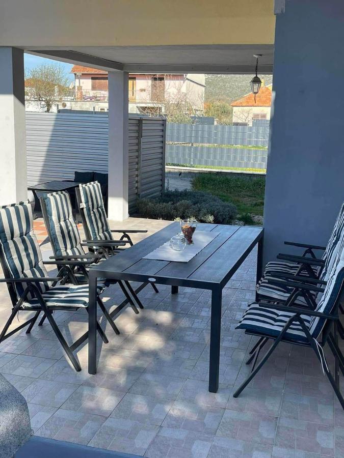 Holiday Home Lucija سفيتي فيليب ياكوف المظهر الخارجي الصورة